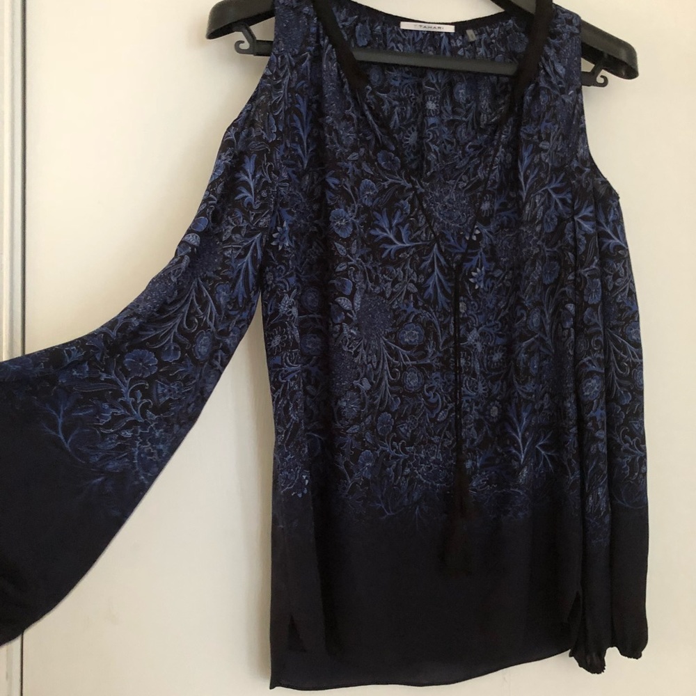 Last call! Flowy Bare-shoulder Blouse, Size Medium